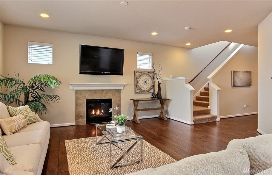 Building Photo - 8840 Jayden Dr NE