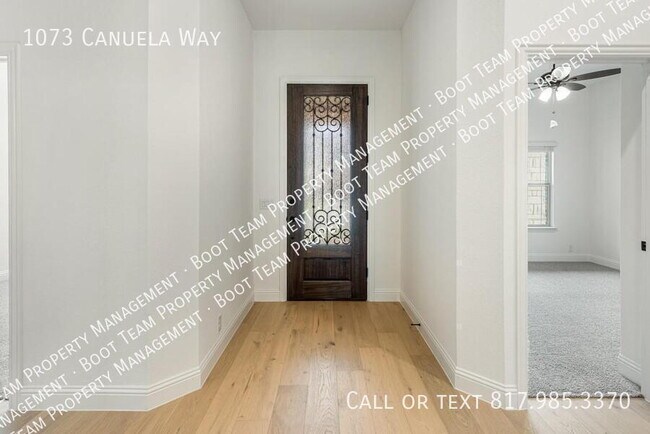 Building Photo - 1073 Canuela Way