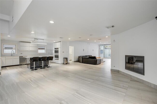 Building Photo - 5754 Wigton Dr