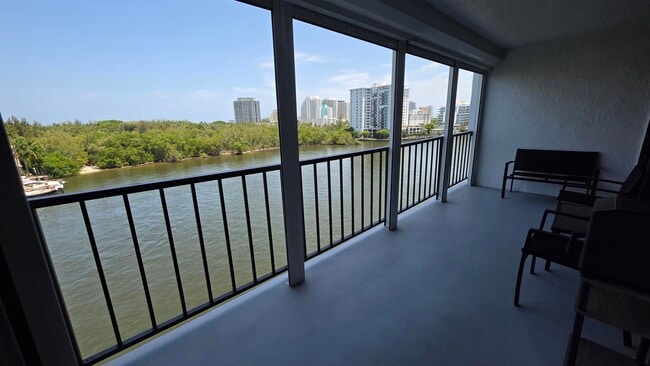 Building Photo - 936 Intracoastal Dr