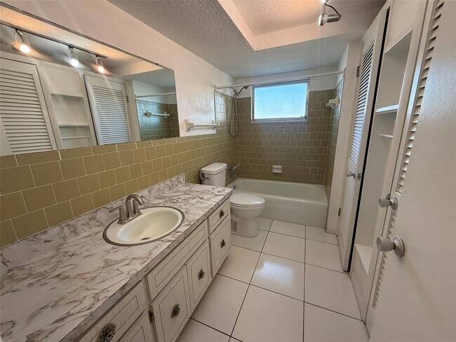 Building Photo - 121 Carlisle Ave NW