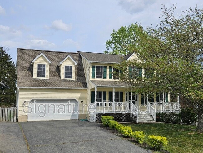 Primary Photo - 10 Lockwood Dr