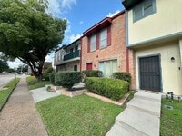 Building Photo - 7700 Creekbend Dr