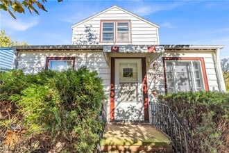 Building Photo - 1487 E 193rd St