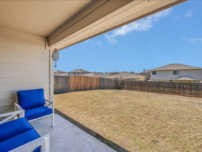 Building Photo - 725 Pinnacle Dr