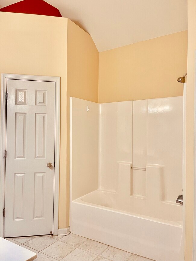Master Bathroom - 1322 Harbor Park Dr