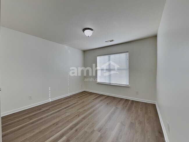 Building Photo - 801 Winterside Ln