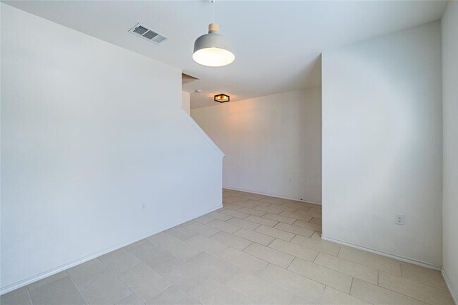 Building Photo - 6300 Routenburn St
