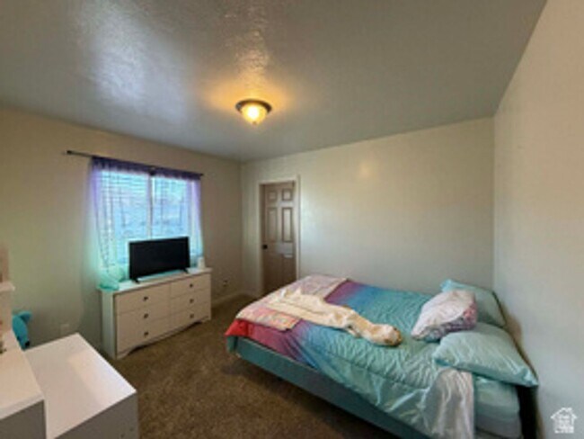 Building Photo - 2095 W 4100 N