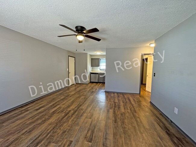 Building Photo - 1503 W Rainey St