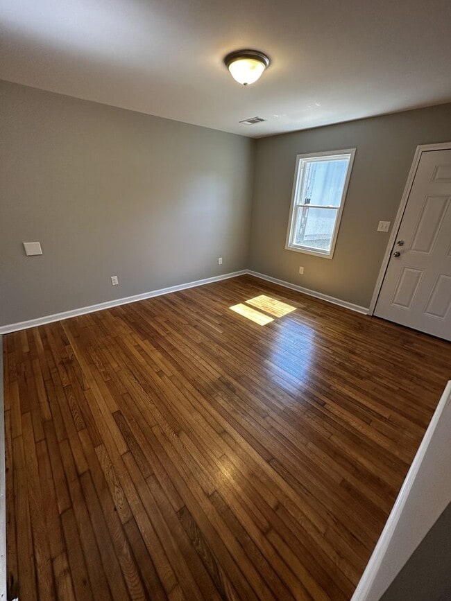 Building Photo - 3BR Home with Fresh Updates