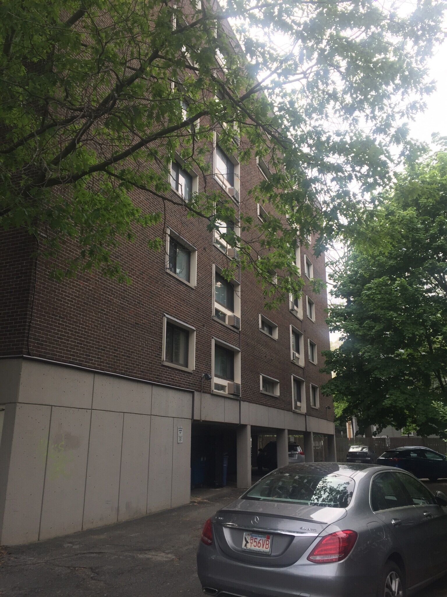 Building Photo - 83 Trowbridge St