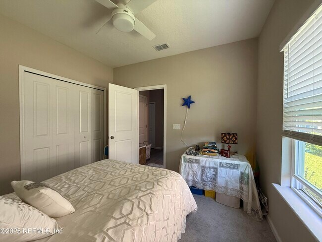 Building Photo - 141 Ren Wy