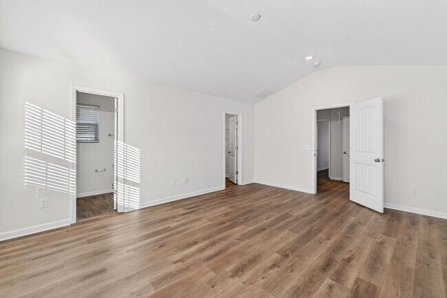 Building Photo - Available now! Stunning 3-Bedroom Home in Meredith Woods