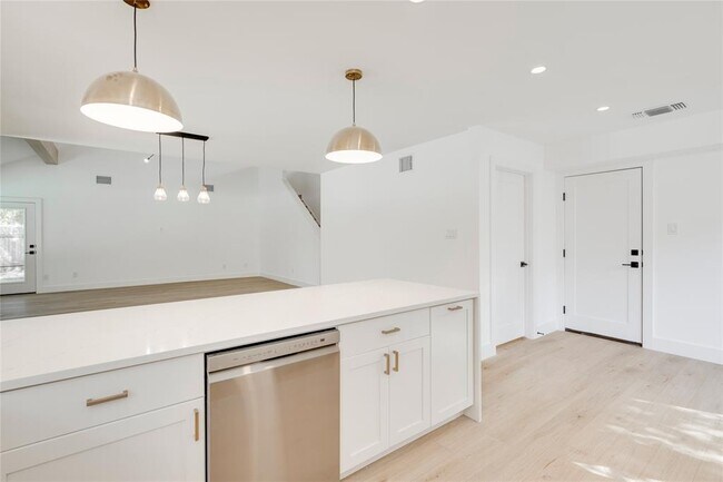 Building Photo - 4507 Yellow Rose Trail
