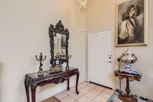 Building Photo - Furnished luxury spacious single family house. Gustavo Lopez AMSI