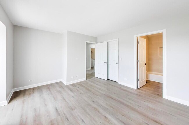 Building Photo - 2219 Rossiter Pkwy