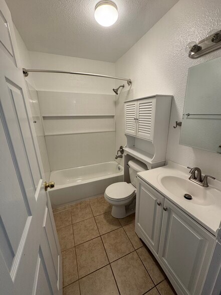 Building Photo - 310 Finton