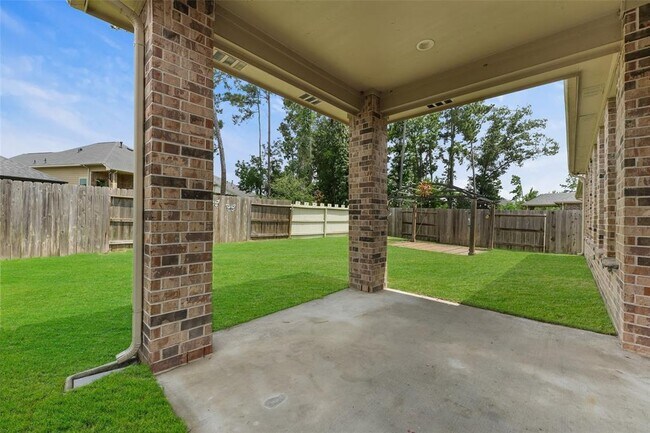 Building Photo - 10091 Black Maple Dr