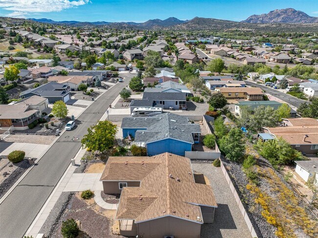 Building Photo - 3 Bedroom, 2 Bath Home with Views of Willo...