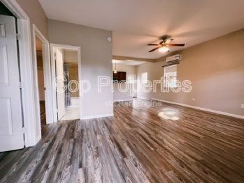 Building Photo - 9140 Sailfish Dr