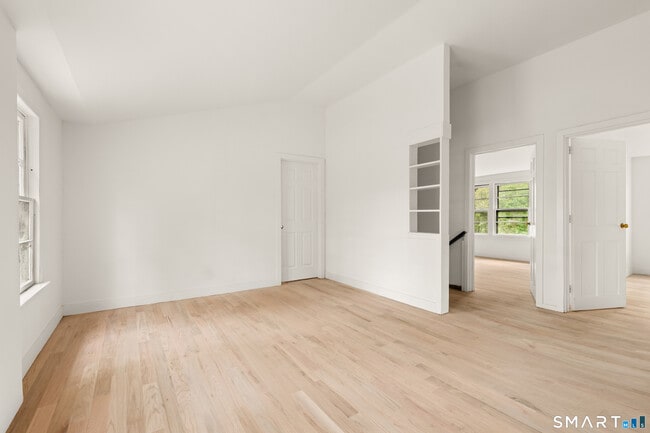 Building Photo - 1335 Wolf Hill Rd