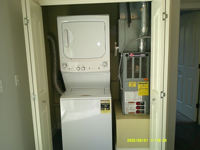 Building Photo - 1120 Tulip Ln