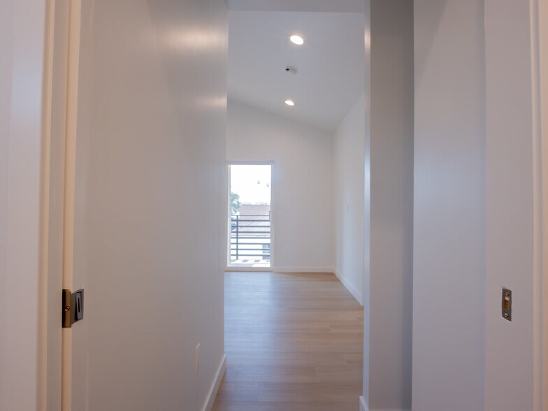 Building Photo - 2344 Gatewood St