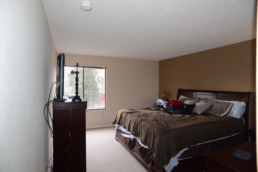 Master Bedroom - 11430 99th Pl NE