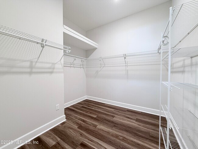 Building Photo - 10682 Aventura Dr