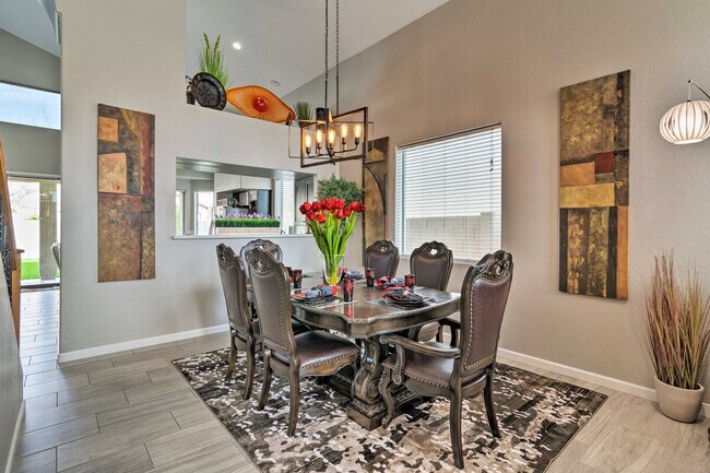 Building Photo - 8790 W Hayward Ave