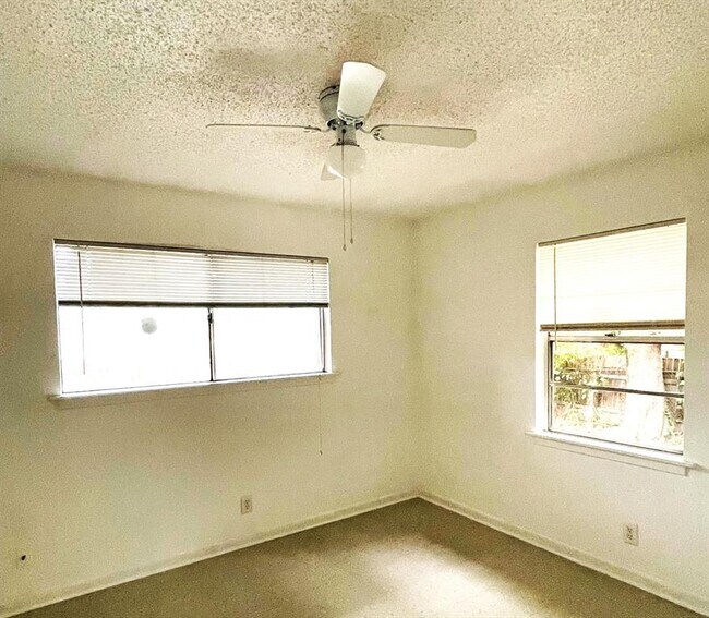 Building Photo - 2722 St Edwards Cir