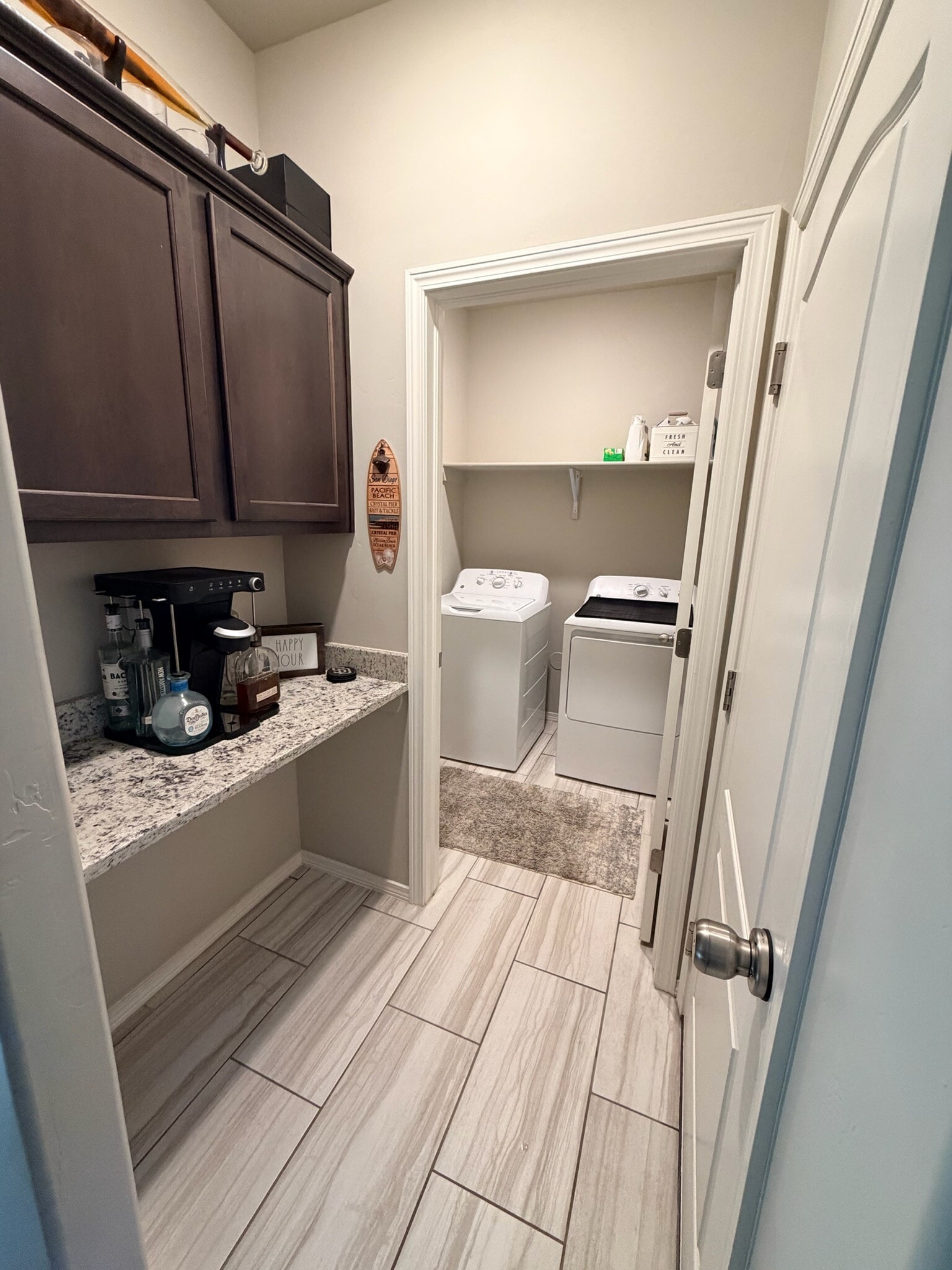 Building Photo - 1418 Santa Thomas St