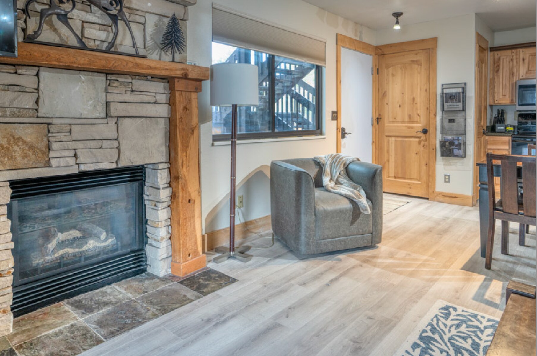 Building Photo - 2025 Canyons Resort Dr