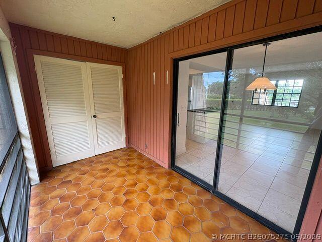 Building Photo - 4183 Oak Terrace Dr