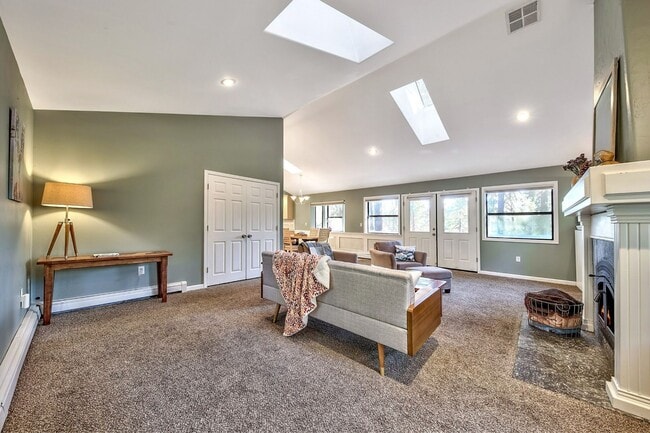 Building Photo - 8862 Minnow Ave