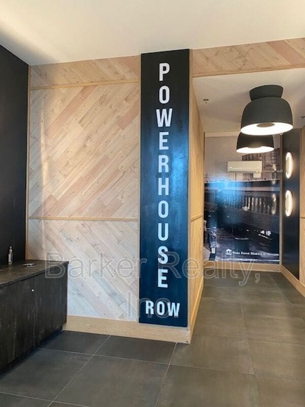 Building Photo - 414 S White St