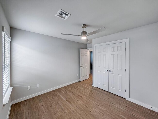 Building Photo - 6304 NW Kathleen St