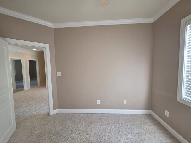 Building Photo - Spacious 4-Bedroom Home for Rent in Kings Grant Fayetteville – 15 Minutes from Fort Bragg