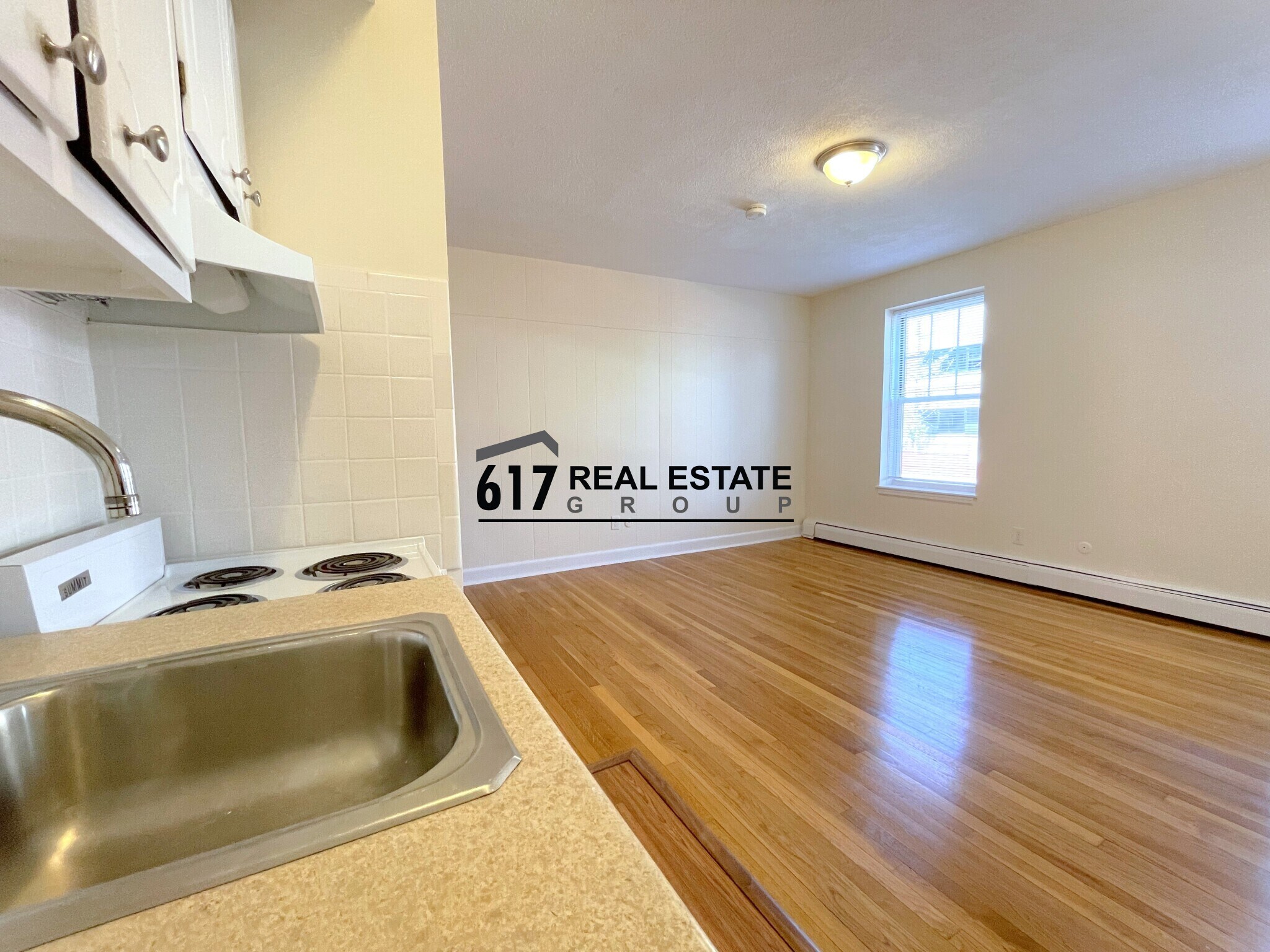 Building Photo - 160 N Beacon St