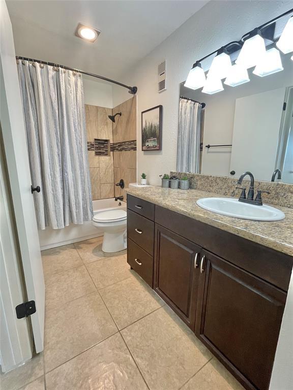 Building Photo - 3300 Pebblebrook Dr