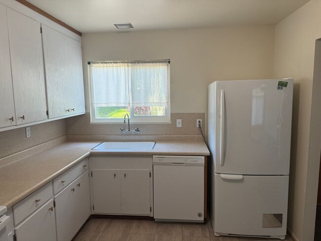Building Photo - Renovated 3 Bedroom One Story *Vacaville *Pets Negotiable