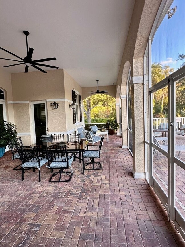 Building Photo - Seasonal 3-Bed Condo Rental in the Heart of Naples – AVAIL DEC/JAN, APRIL-FORWARD