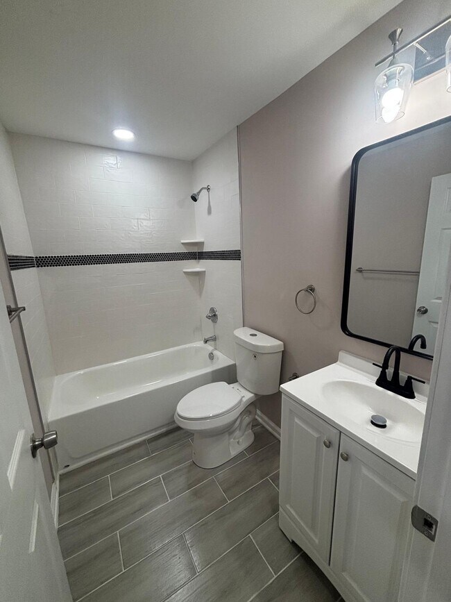 Building Photo - 1711 N Caroline St