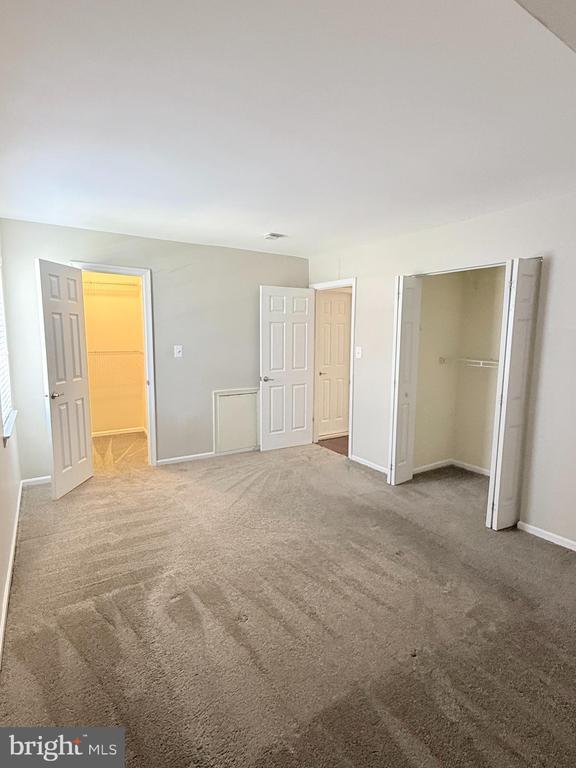 Building Photo - 884 College Pkwy