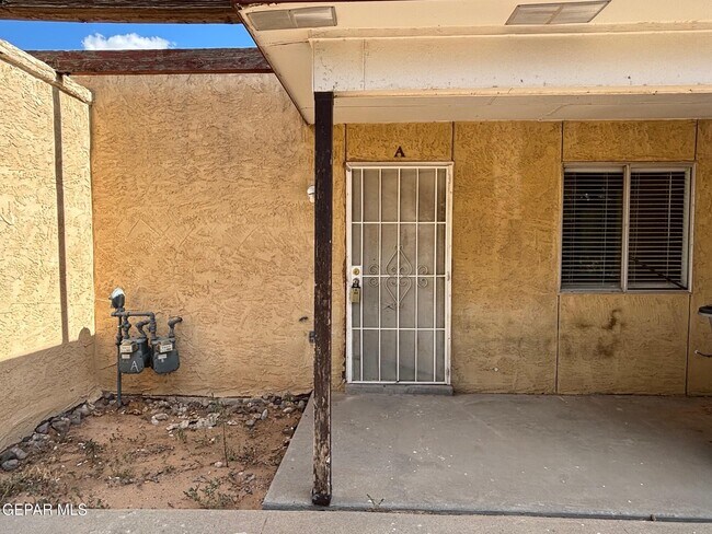 Building Photo - 2409 Red Sails Dr