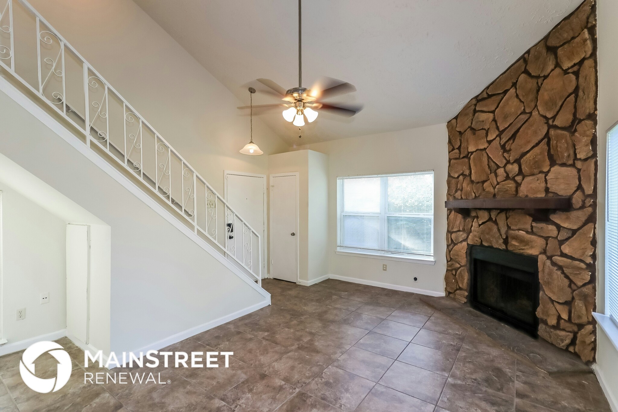 Building Photo - 15703 Baybriar Dr