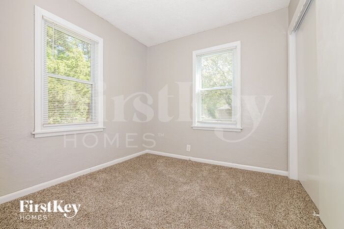 Building Photo - 8000 E 87th St