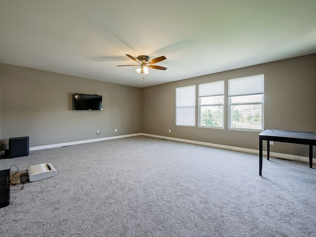 Building Photo - AVAILABLE NOW! Stunning South Lyon Home wi...