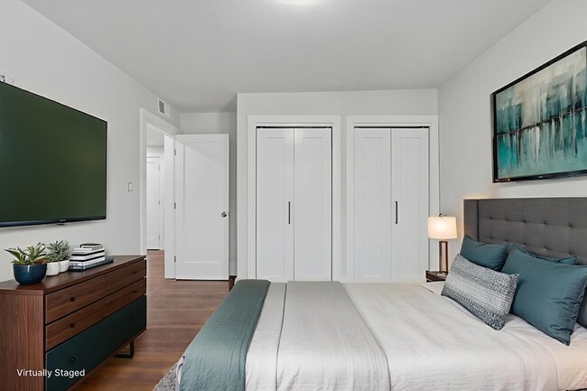 Building Photo - 18 Ronan St